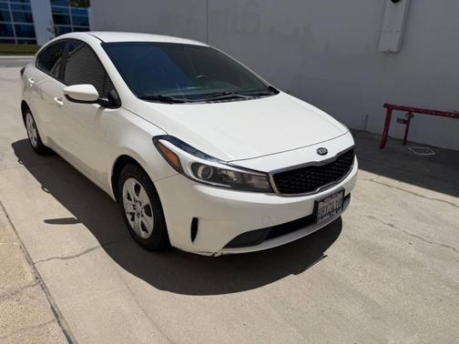 Snow White Pearl 2018 Kia Forte LX
