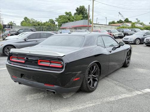 2017 Dodge Challenger SXT