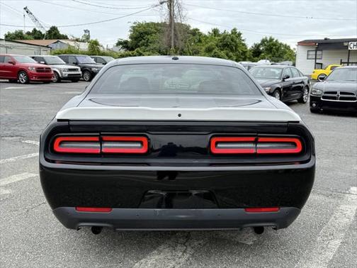 2017 Dodge Challenger SXT