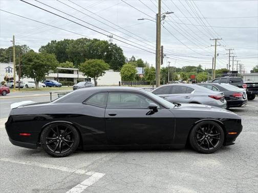 2017 Dodge Challenger SXT