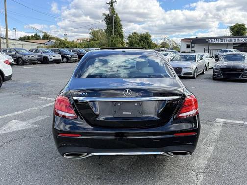 2017 Mercedes-Benz E-Class E 300 4dr Sedan