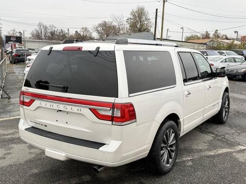 2017 Lincoln Navigator Select