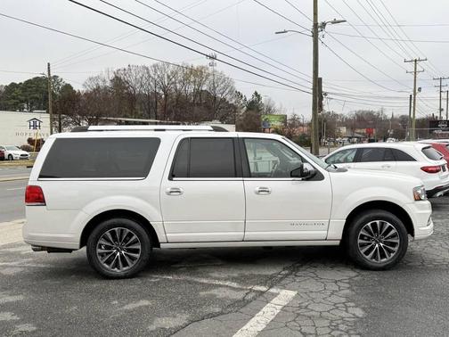2017 Lincoln Navigator Select