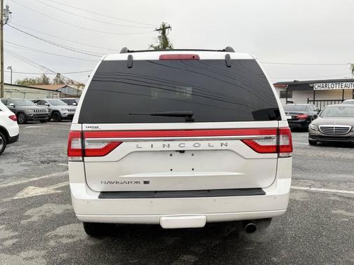 2017 Lincoln Navigator Select
