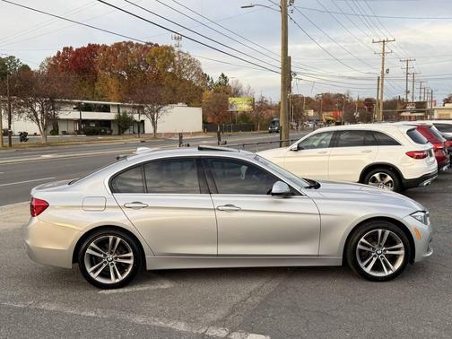 2017 BMW 330 330i 4dr Sedan