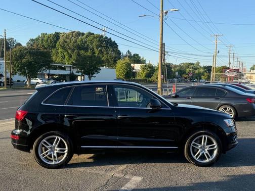 Brilliant Black 2017 Audi Q5 2.0T Premium Plus