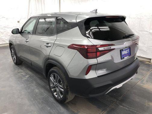 Steel Gray 2023 Kia Seltos LX