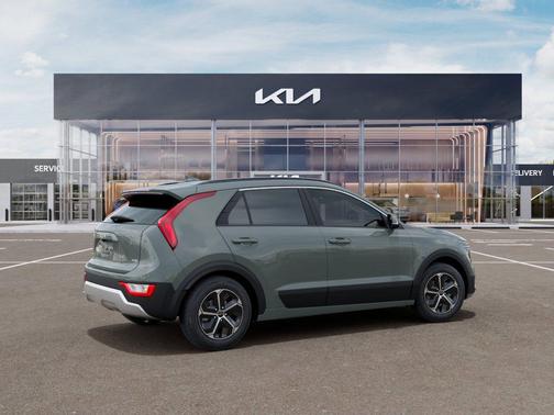 Cityscape Green 2026 Kia Niro EX