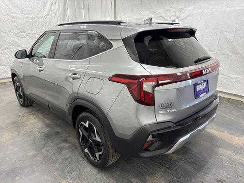 Steel Gray 2024 Kia Seltos EX