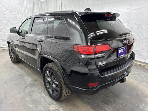 Diamond Black Crystal Pearlcoat 2021 Jeep Grand Cherokee 80th Anniversary 4x4