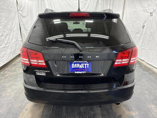 Pitch Black Clearcoat 2017 Dodge Journey SE