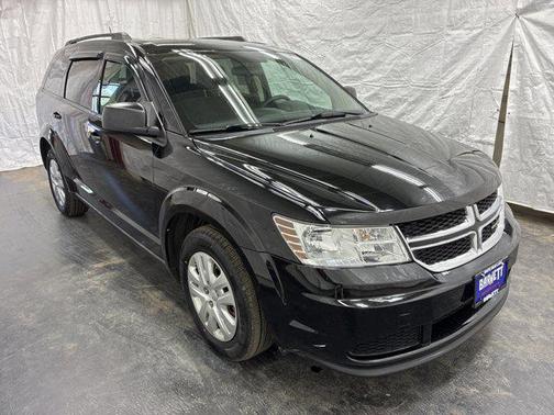 Pitch Black Clearcoat 2017 Dodge Journey SE