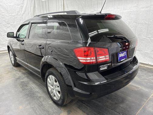 Pitch Black Clearcoat 2017 Dodge Journey SE