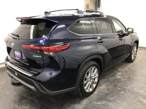 2022 Toyota Highlander Hybrid Limited