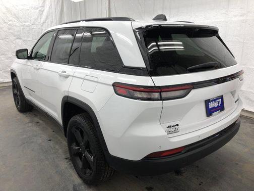 Bright White Clearcoat 2024 Jeep Grand Cherokee Limited