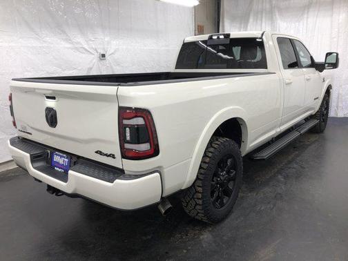 2024 RAM 3500 Limited Crew Cab 4x4 8' Box