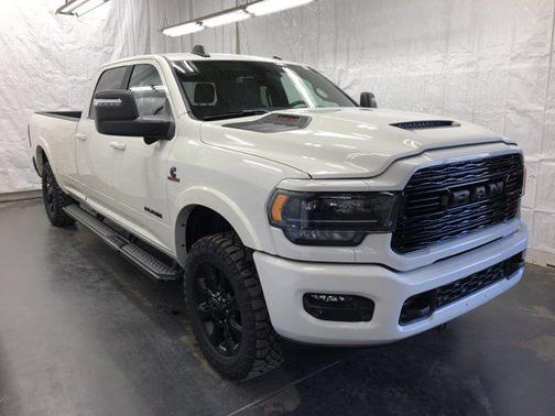 2024 RAM 3500 Limited Crew Cab 4x4 8' Box
