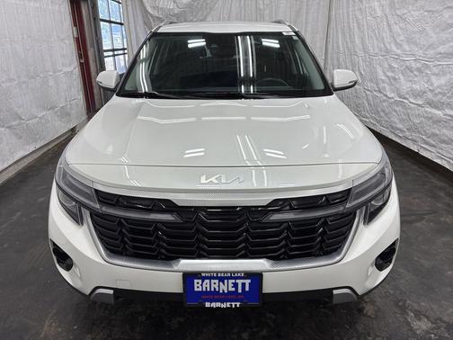 Snow White Pearl 2024 Kia Seltos S