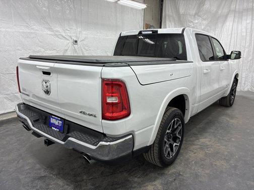 Ivory White Tri-Coat Pearlcoat 2025 RAM 1500 Laramie