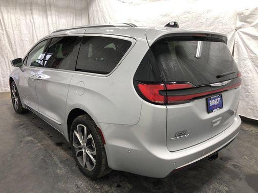 Silver Mist Clearcoat 2024 Chrysler Pacifica L