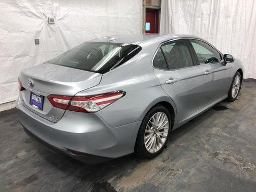 2019 Toyota Camry Hybrid XLE