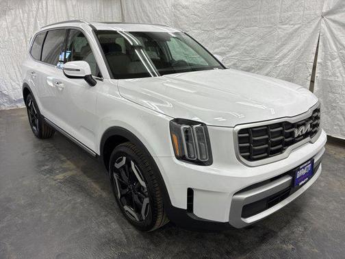 Glacial White Pearl 2025 Kia Telluride S
