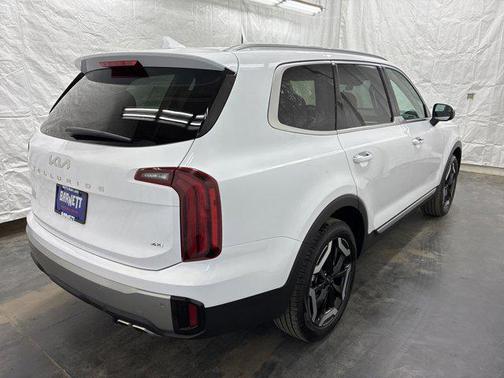 Glacial White Pearl 2025 Kia Telluride S