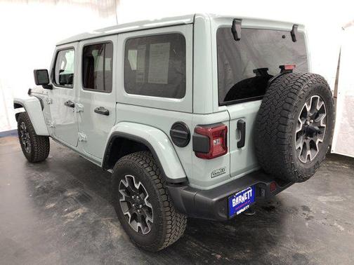 2024 Jeep Wrangler 4-Door Sahara 4x4