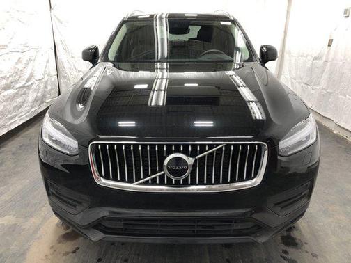 2022 Volvo XC90 T5 Momentum