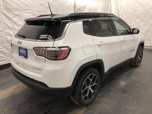 Bright White Clearcoat 2024 Jeep Compass Limited
