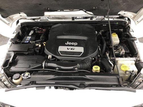2014 Jeep Wrangler Unlimited Altitude