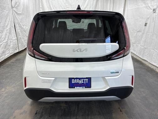Snow White Pearl 2023 Kia Soul EX