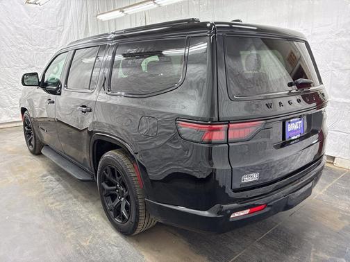 Diamond Black Crystal Pearlcoat 2023 Jeep Wagoneer Series II Carbide 4x4