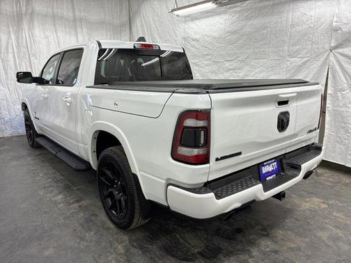 Ivory White Tri-Coat Pearlcoat 2022 RAM 1500 Laramie