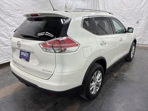 Pearl White 2016 Nissan Rogue SV