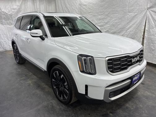 Glacial White Pearl 2023 Kia Telluride SX