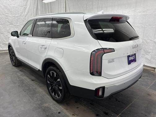 Glacial White Pearl 2023 Kia Telluride SX