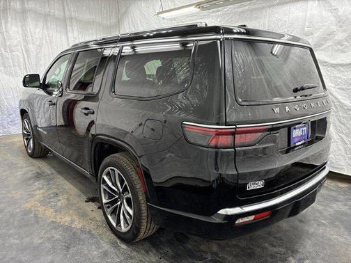 Diamond Black Crystal Pearlcoat 2024 Jeep Wagoneer Series III 4x4