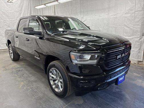Diamond Black Crystal Pearlcoat 2023 RAM 1500 Laramie