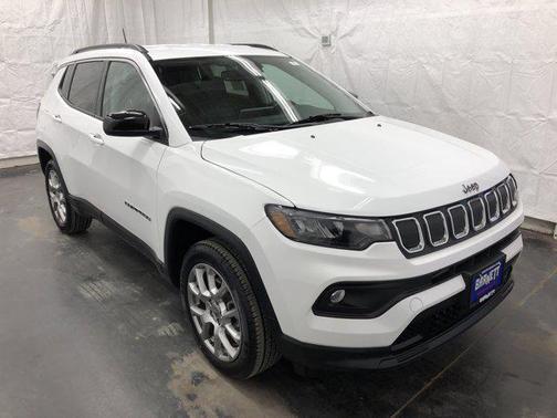 2022 Jeep Compass Latitude Lux