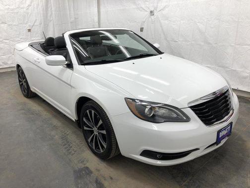 Bright White Clearcoat 2013 Chrysler 200 S
