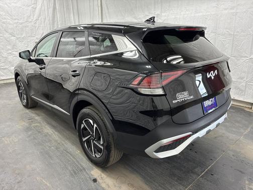 Fusion Black 2024 Kia Sportage Hybrid LX