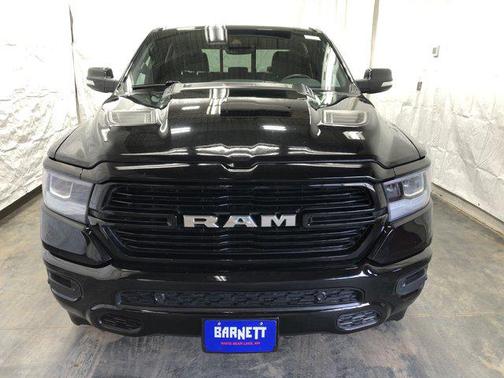 Diamond Black Crystal Pearlcoat 2022 RAM 1500 Laramie