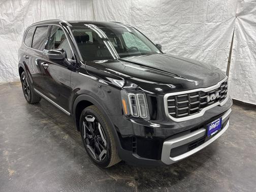 Ebony Black 2023 Kia Telluride S