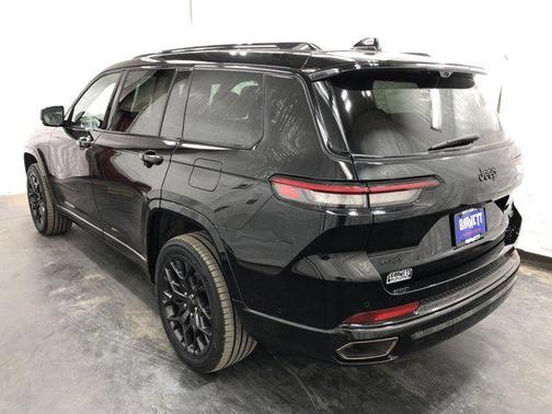 Diamond Black Crystal Pearlcoat 2024 Jeep Grand Cherokee L Summit Reserve