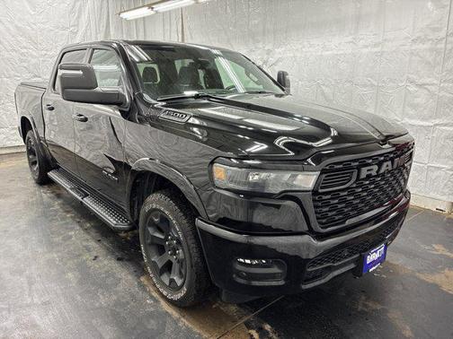 Diamond Black Crystal Pearlcoat 2025 RAM 1500 Big Horn/Lone Star