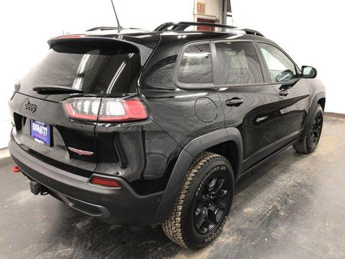 2023 Jeep Cherokee Trailhawk