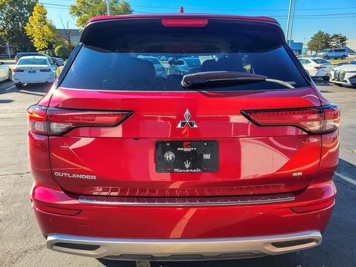 2024 Mitsubishi Outlander SE