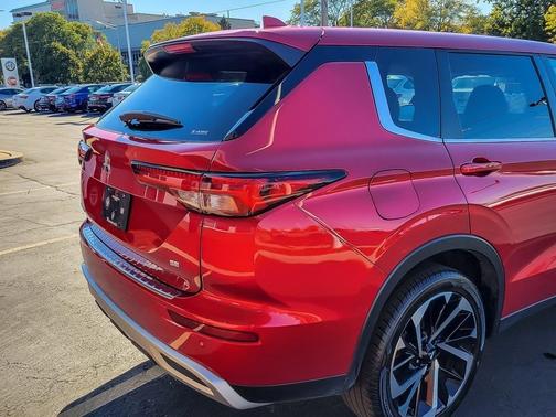 2024 Mitsubishi Outlander SE