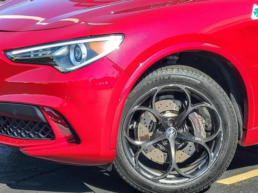 2019 Alfa Romeo Stelvio Quadrifoglio